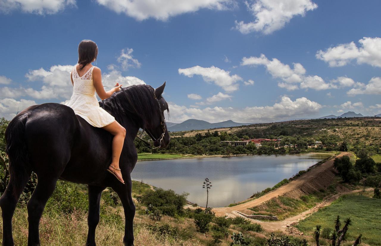 Hacienda Tovares Кадерейта-де-Монтес Экстерьер фото